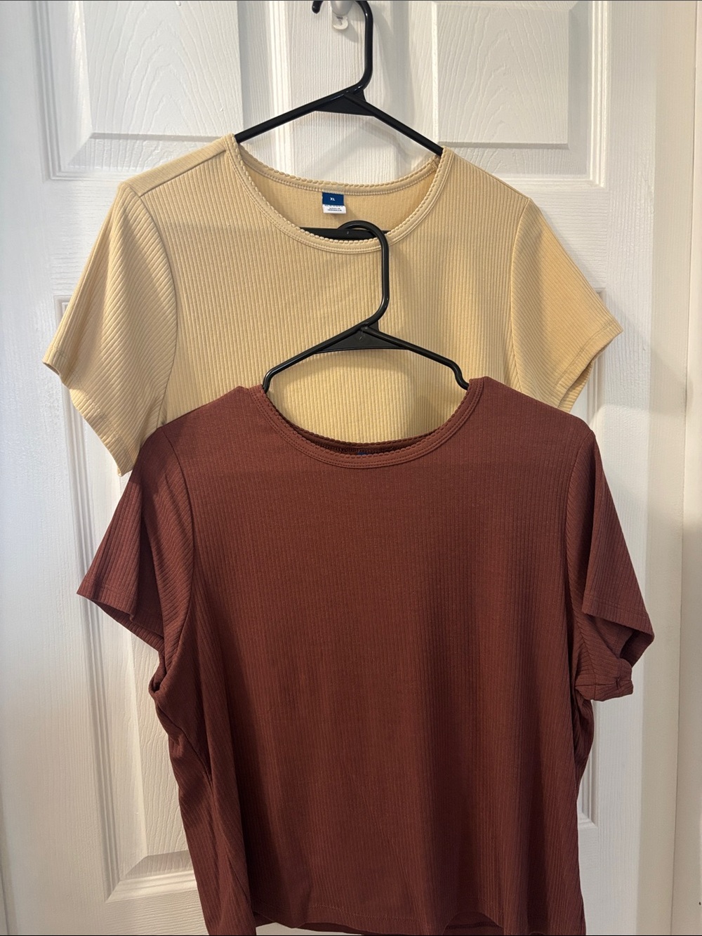 2 Ribbed Old Navy Tshirts Bundle